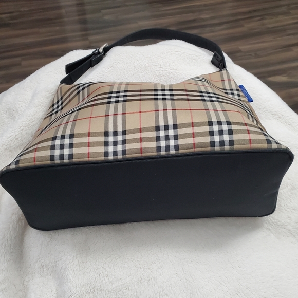 Authentic Burberry plaid horseferry nylon shoulder bag - Picture 2 of 16